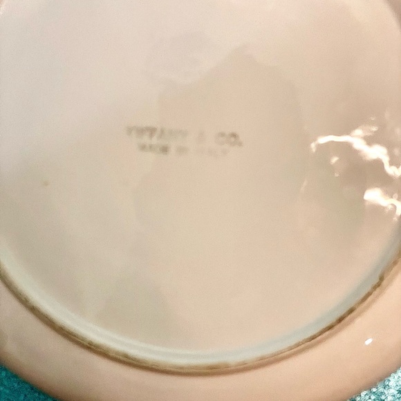 TIFFANY & CO. Pink Flower Plate w/Leaf Handle. 1 plate in set of 4. - Picture 2 of 6